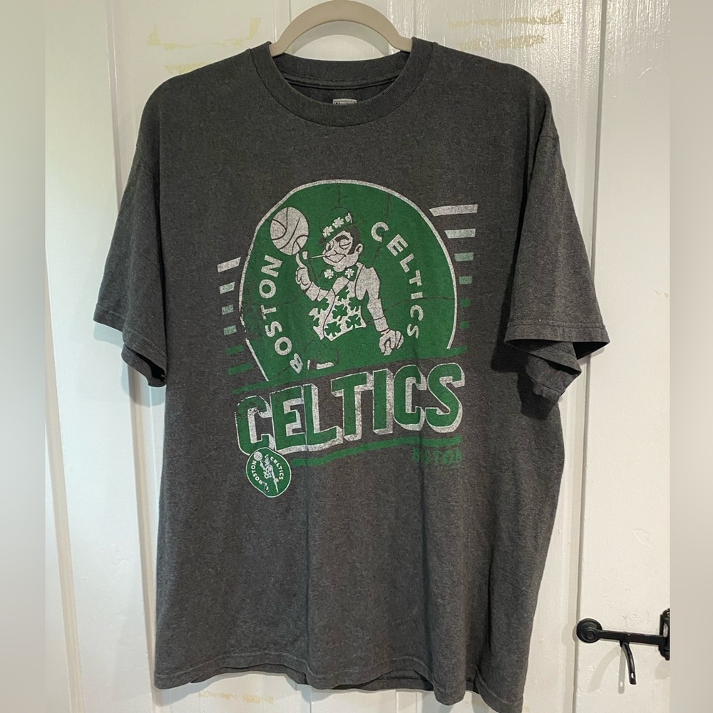 vintage Boston Celtics t-shirt    NBA/hardwood classics